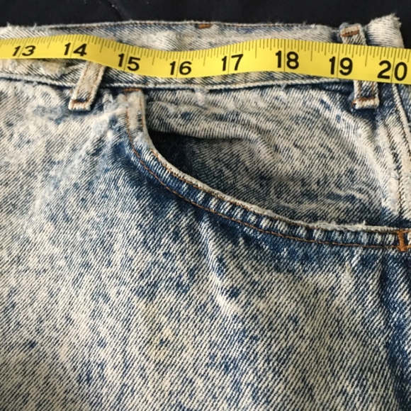 100% Cotton Bleached Destressed Unisex Jeans. feels as good as it looks.CDA - Picture 5 of 7